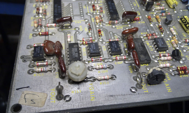 File:Pcb repair asteroids deluxe 8.jpg